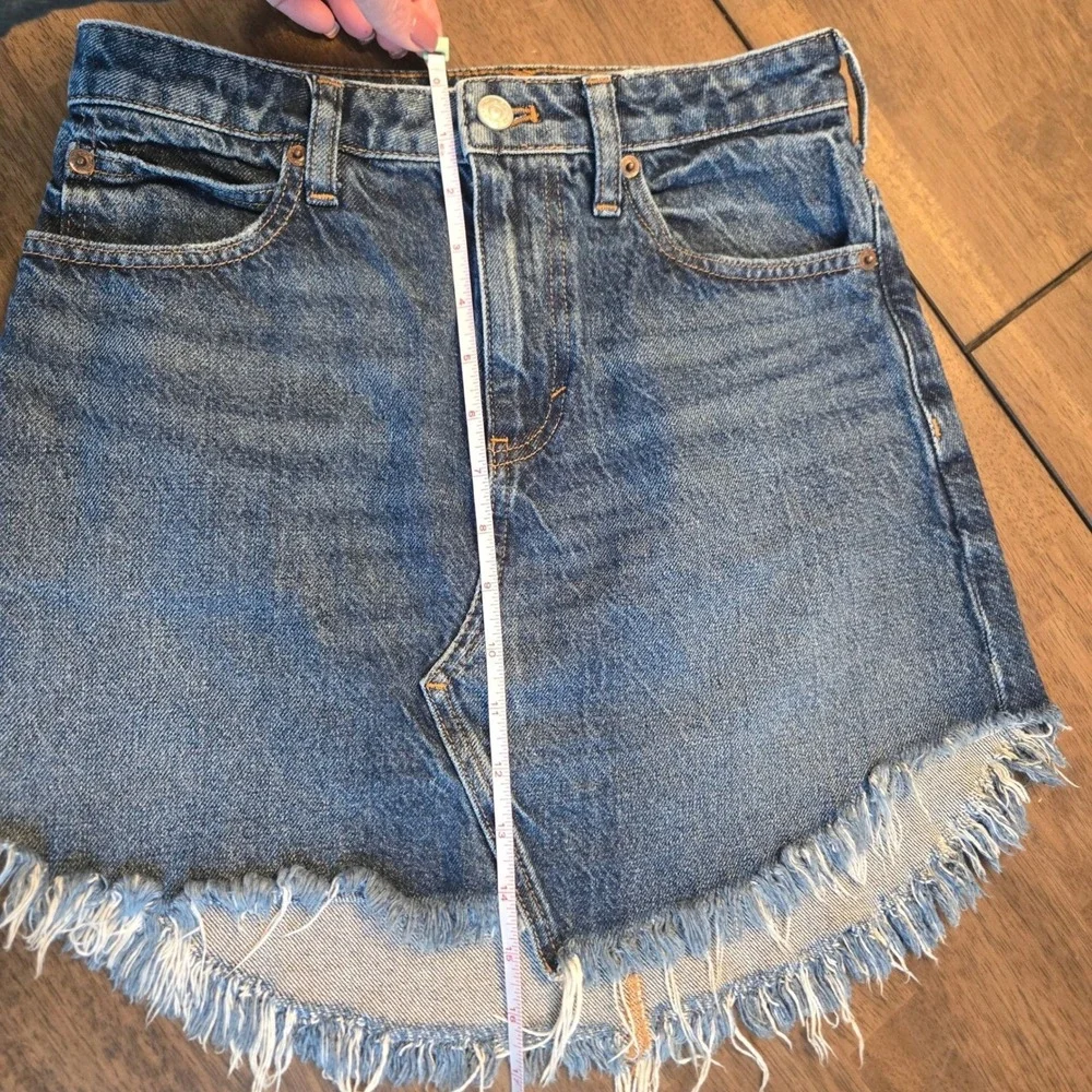 We The Free Free People Denim Mini Skirt Raw Fringe Hem Blue Size 25 High Waist - Picture 7 of 8